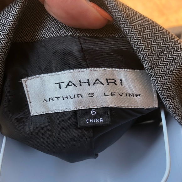 Tahari double breasted blazer size 6 - Picture 5 of 8